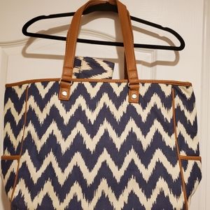 Thirty One Chevron print tote and wallet